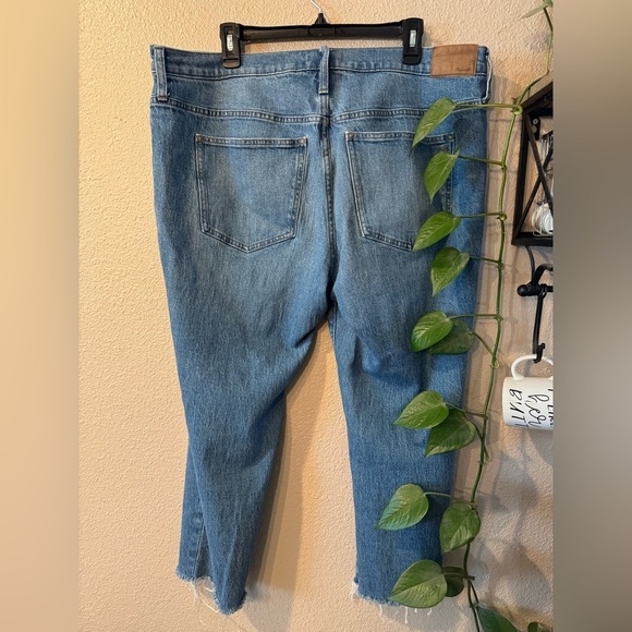Madewell The Perfect Vintage Jean in Parnell Wash: Comfort Stretch Edition - Picture 7 of 8